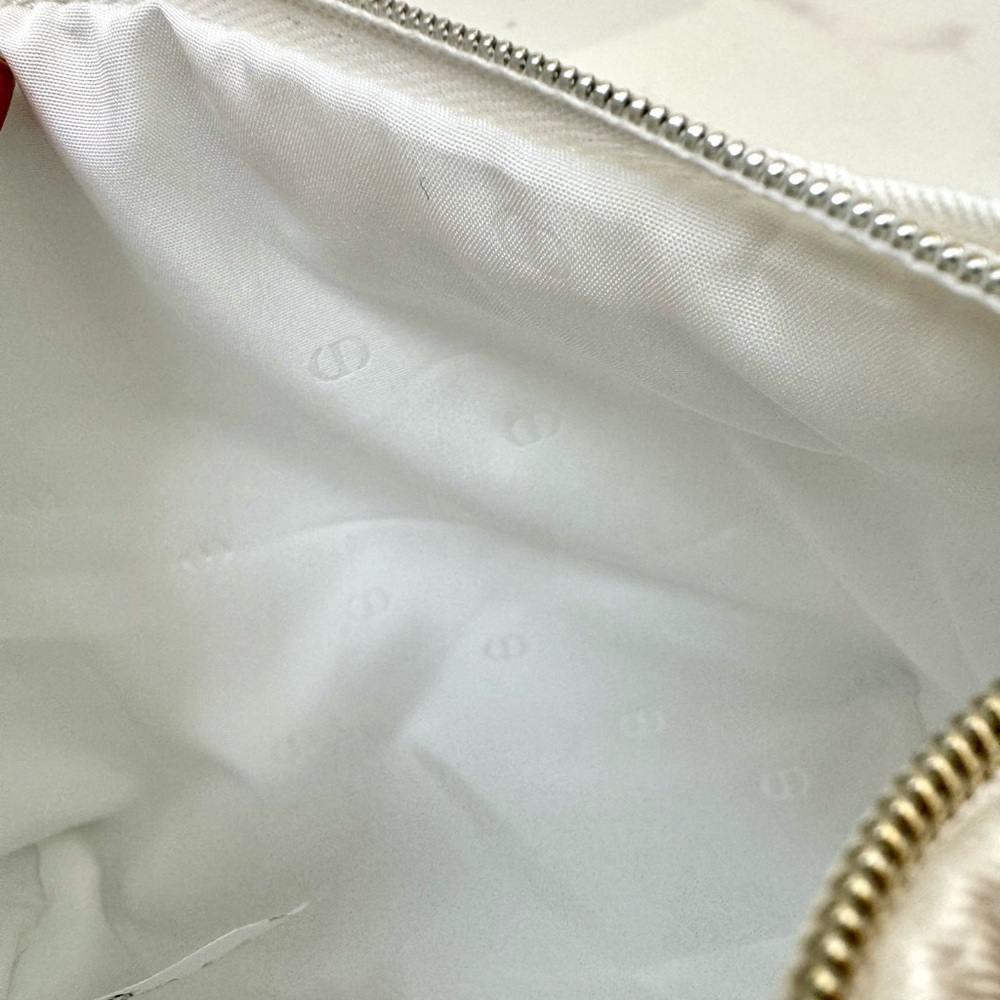 New - Authentic Dior Cosmetic Bag with Top Handle - Picture 9 of 10